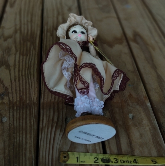 Vintage Big Eye Bradley's Wonderful World of Dolls Carrie Doll 80s - Picture 10 of 10